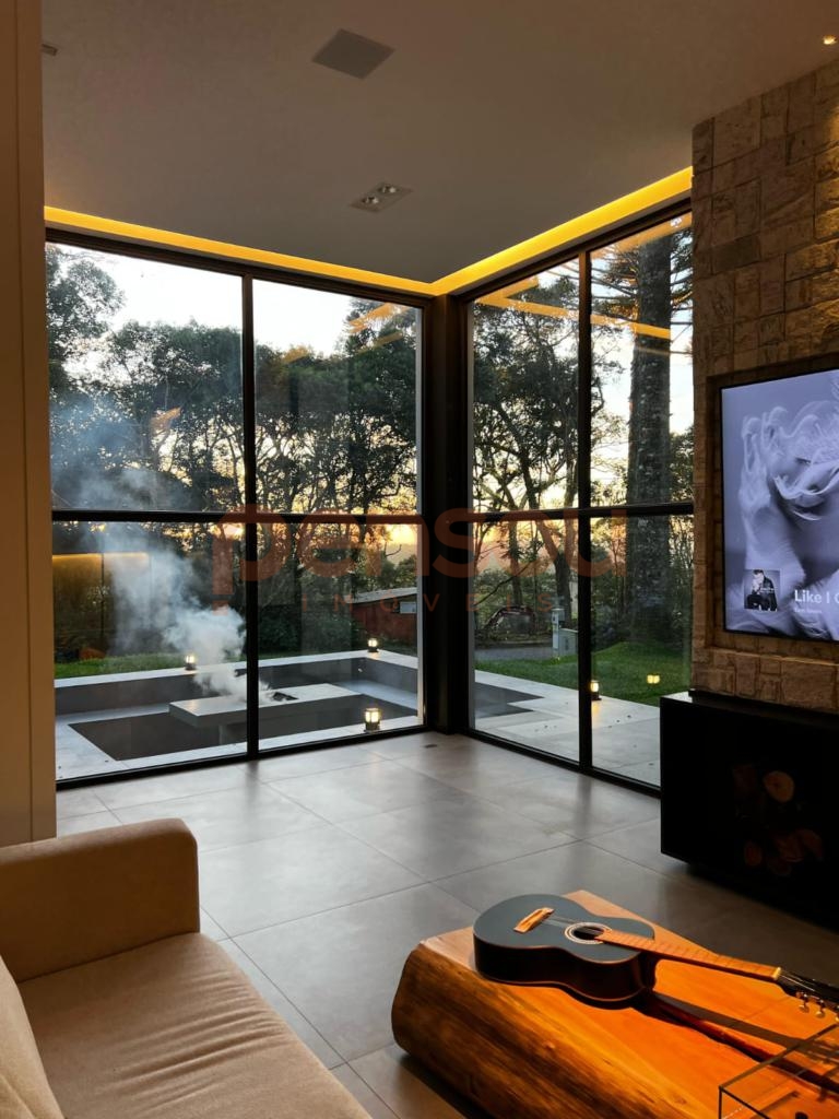 Casa 3 dormitórios em Condomínio